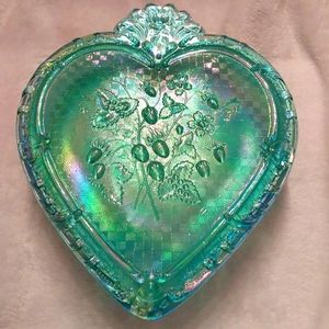 Fenton Iridescent Green Heart Glass Art